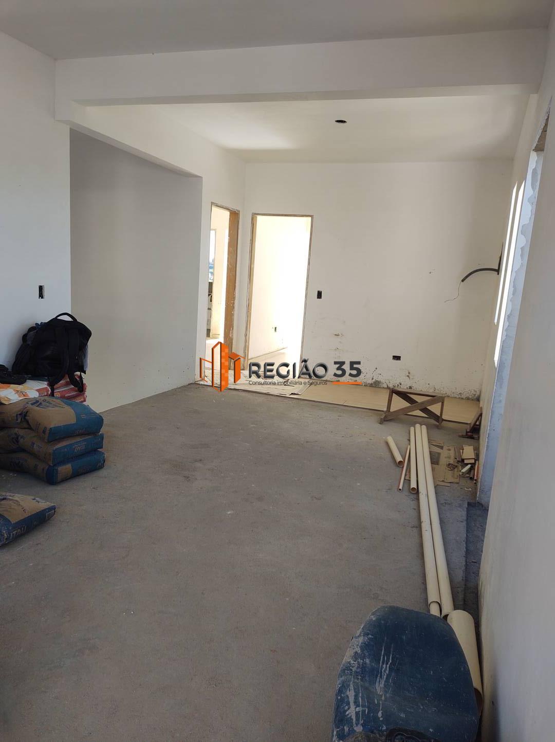 Casa à venda com 2 quartos, 200m² - Foto 2