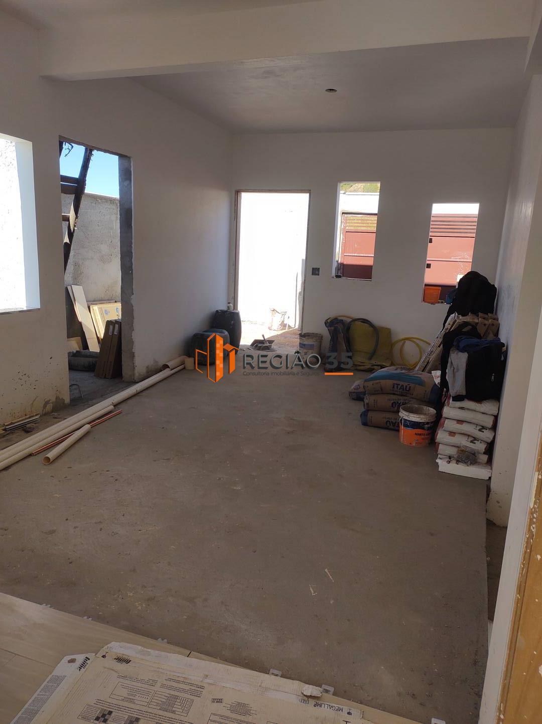 Casa à venda com 2 quartos, 200m² - Foto 4