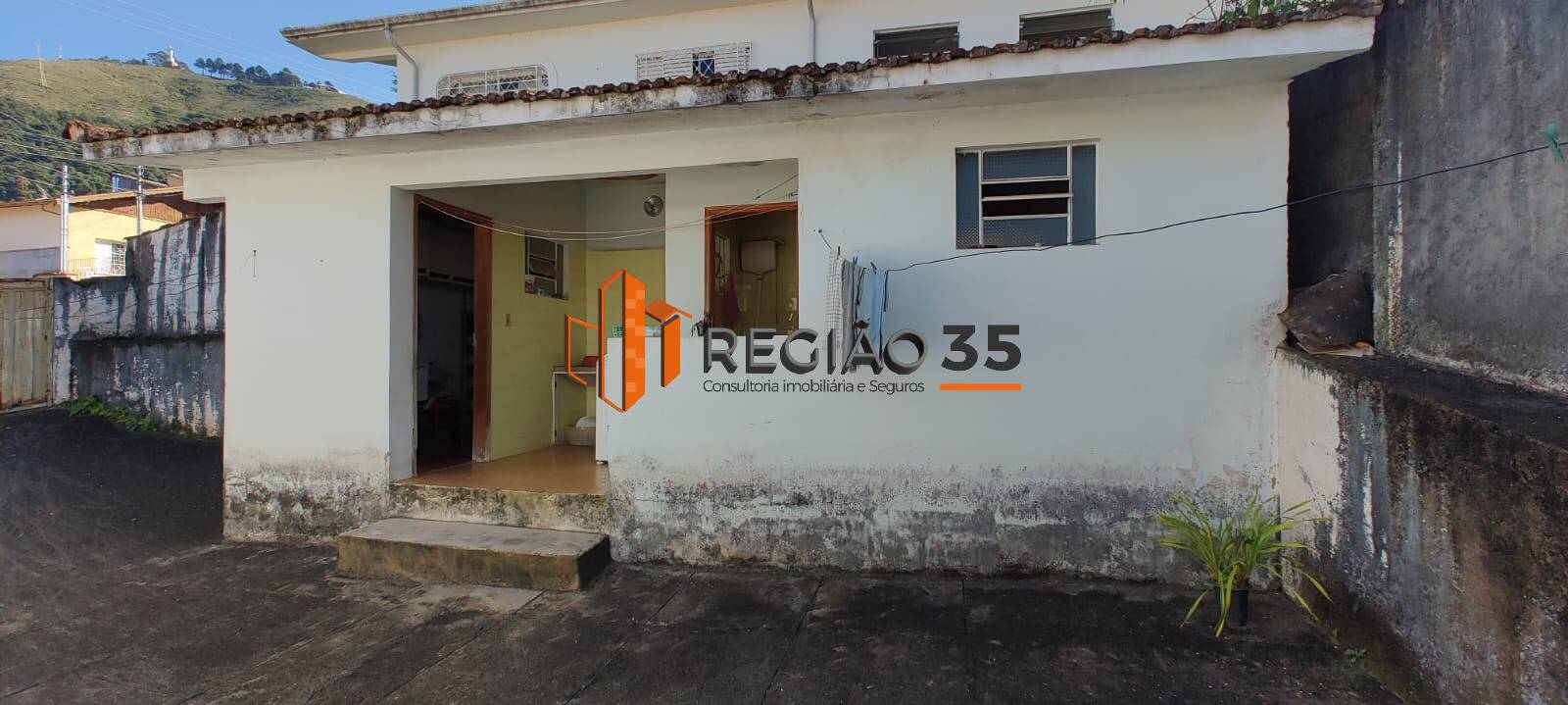 Casa à venda com 3 quartos, 241m² - Foto 3