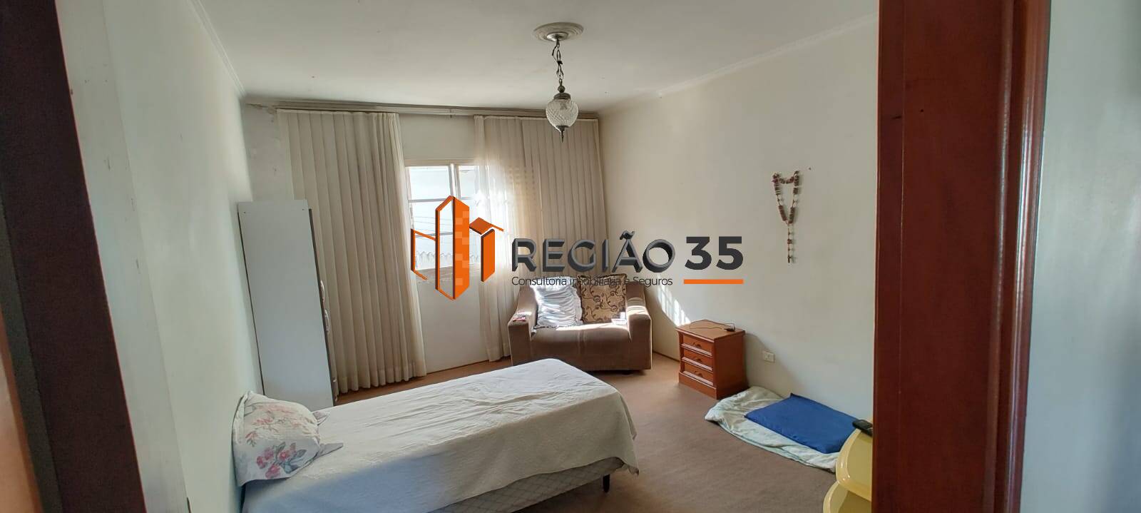 Casa à venda com 3 quartos, 241m² - Foto 14