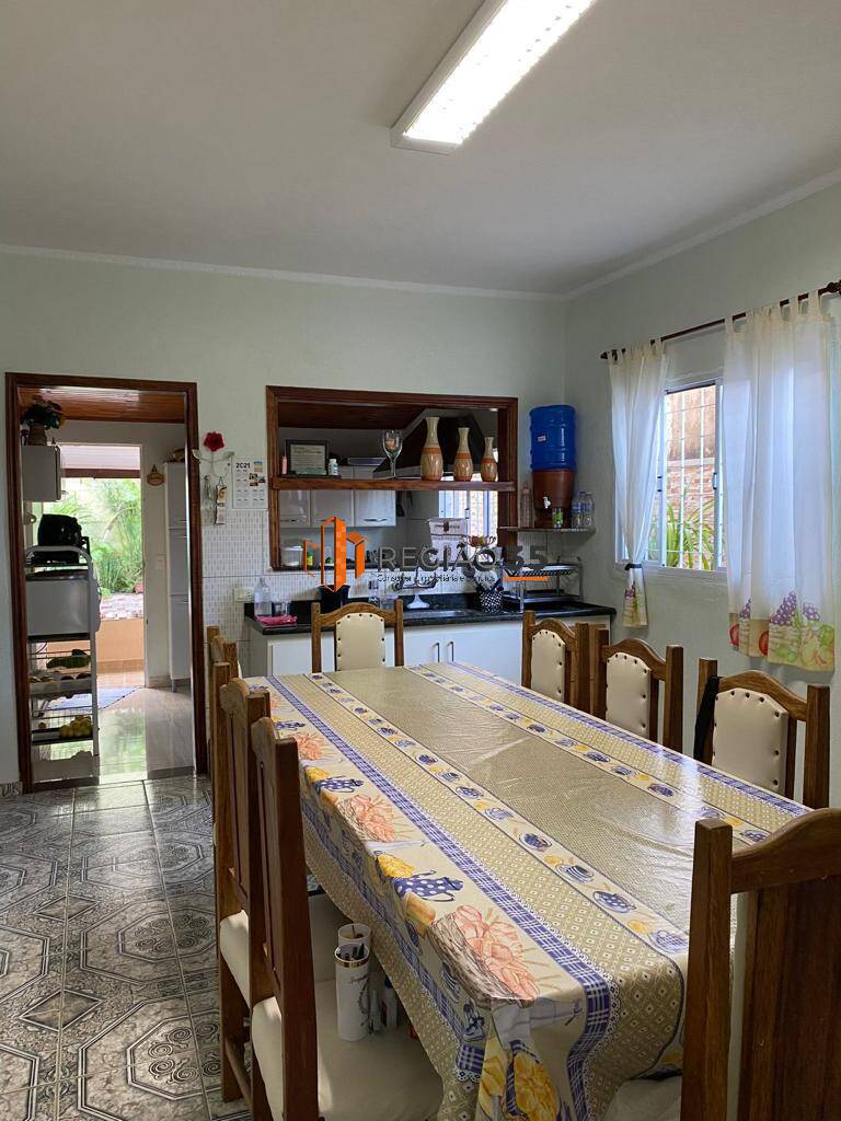 Casa à venda com 4 quartos, 223m² - Foto 11