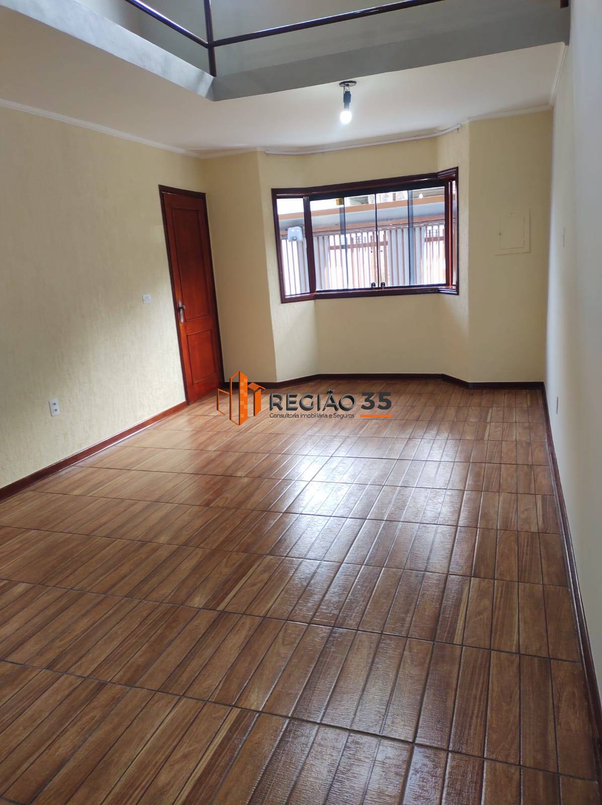 Casa à venda com 3 quartos, 226m² - Foto 3