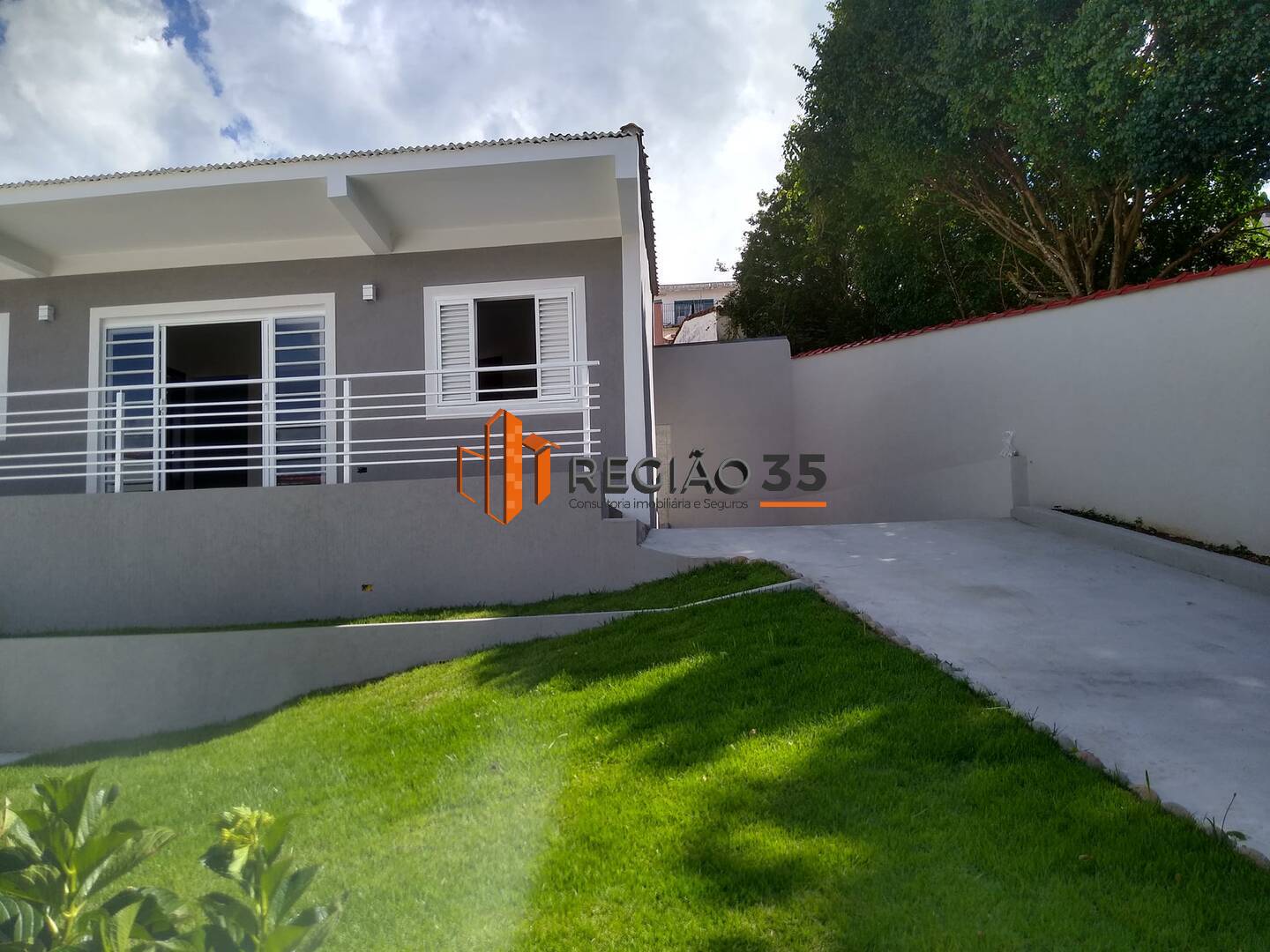 Casa à venda com 2 quartos, 80m² - Foto 2