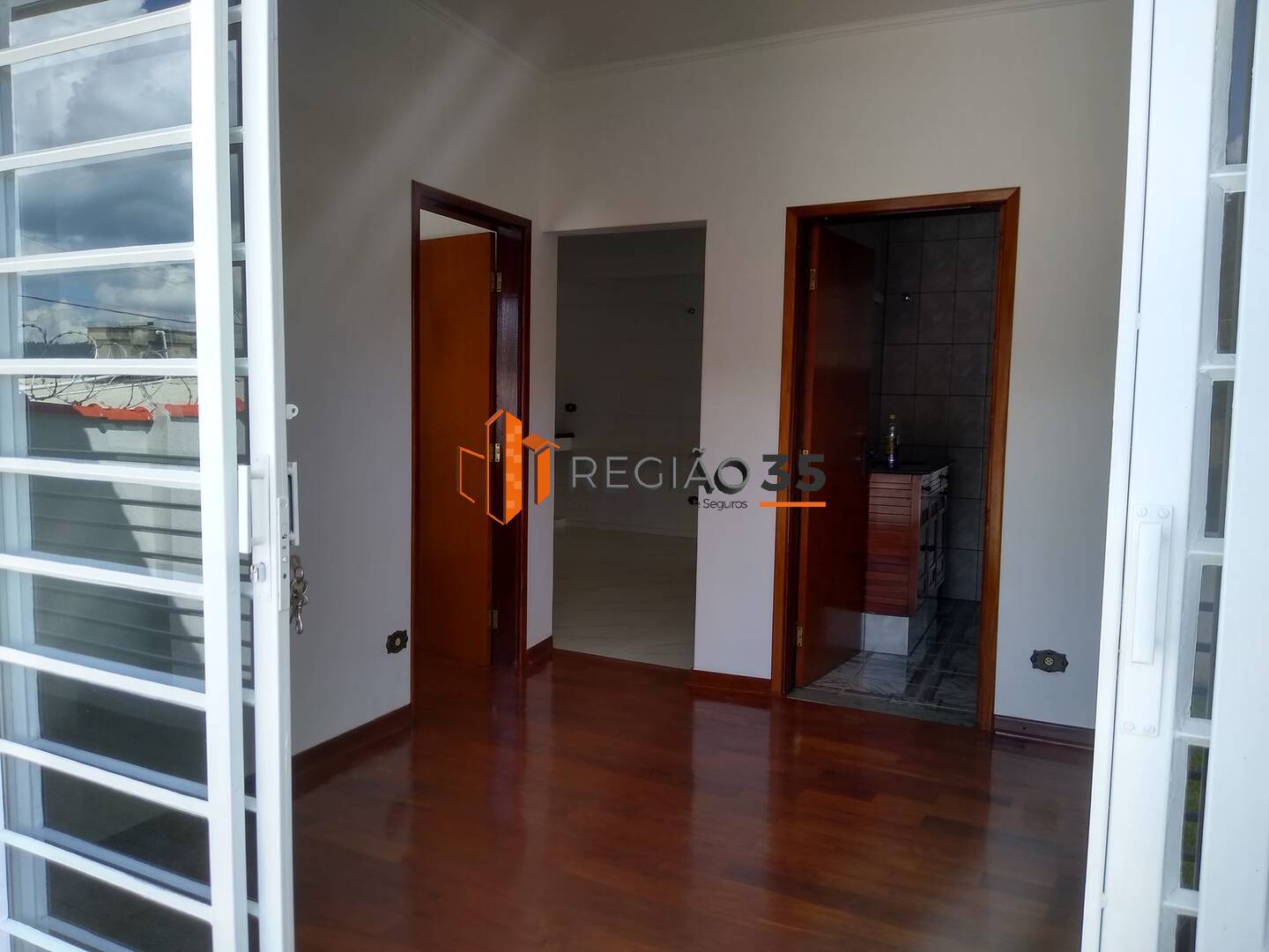 Casa à venda com 2 quartos, 80m² - Foto 14