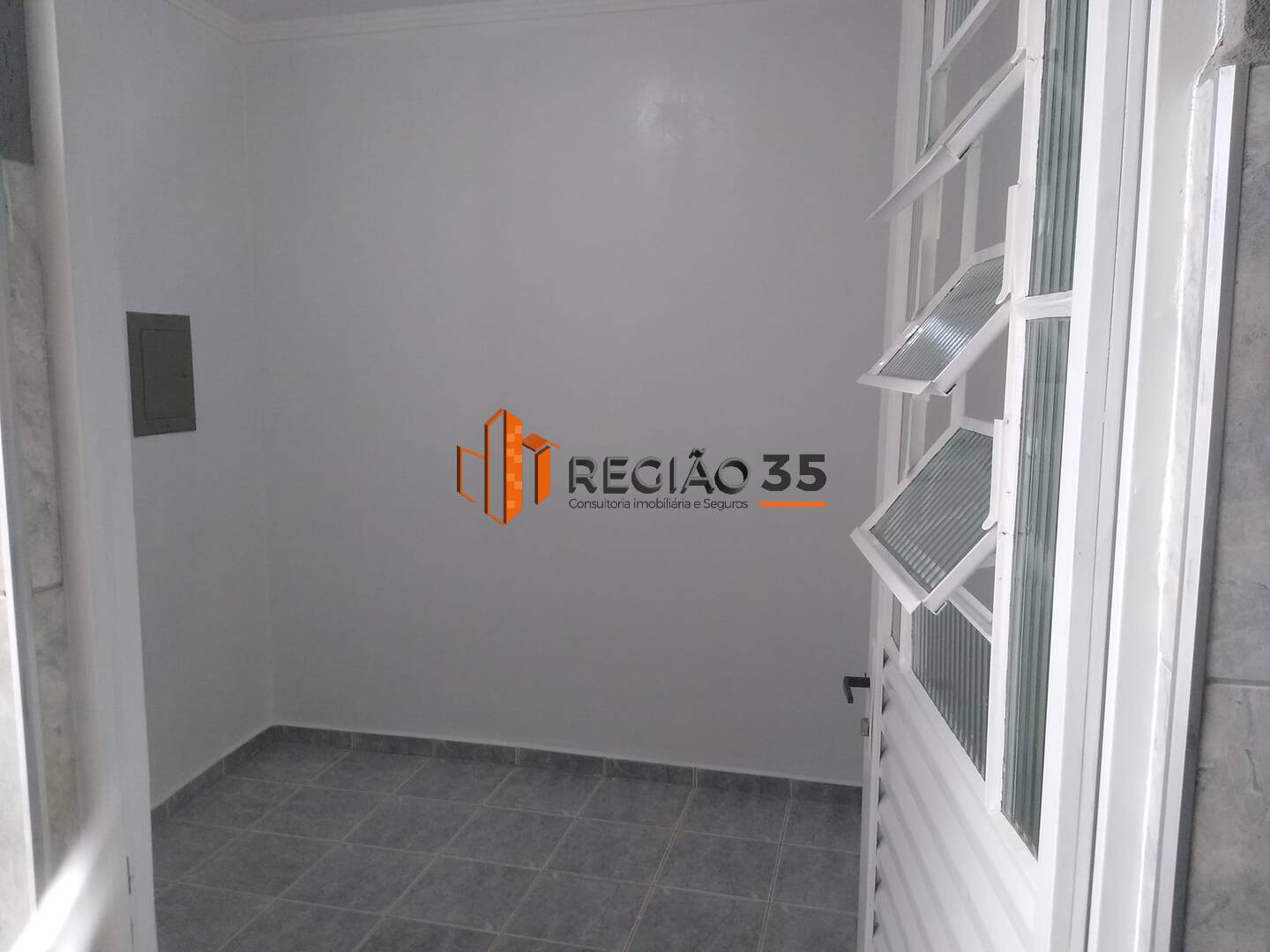 Casa à venda com 2 quartos, 80m² - Foto 12