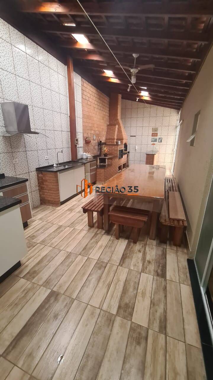 Casa à venda com 3 quartos, 200m² - Foto 17