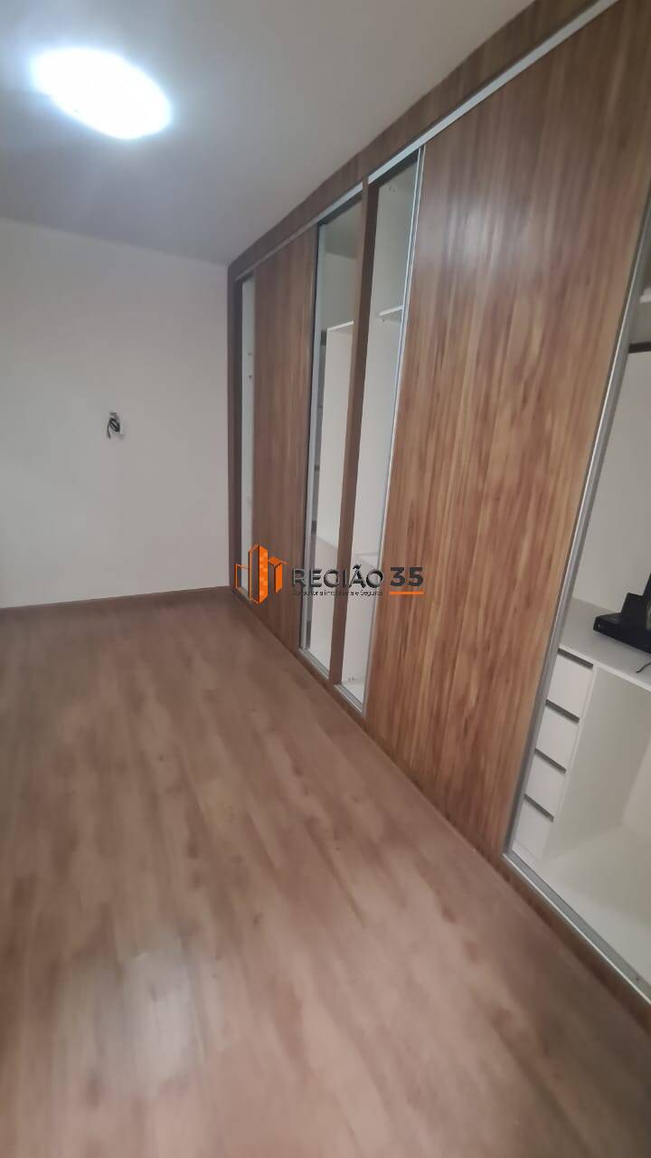 Casa à venda com 3 quartos, 200m² - Foto 7