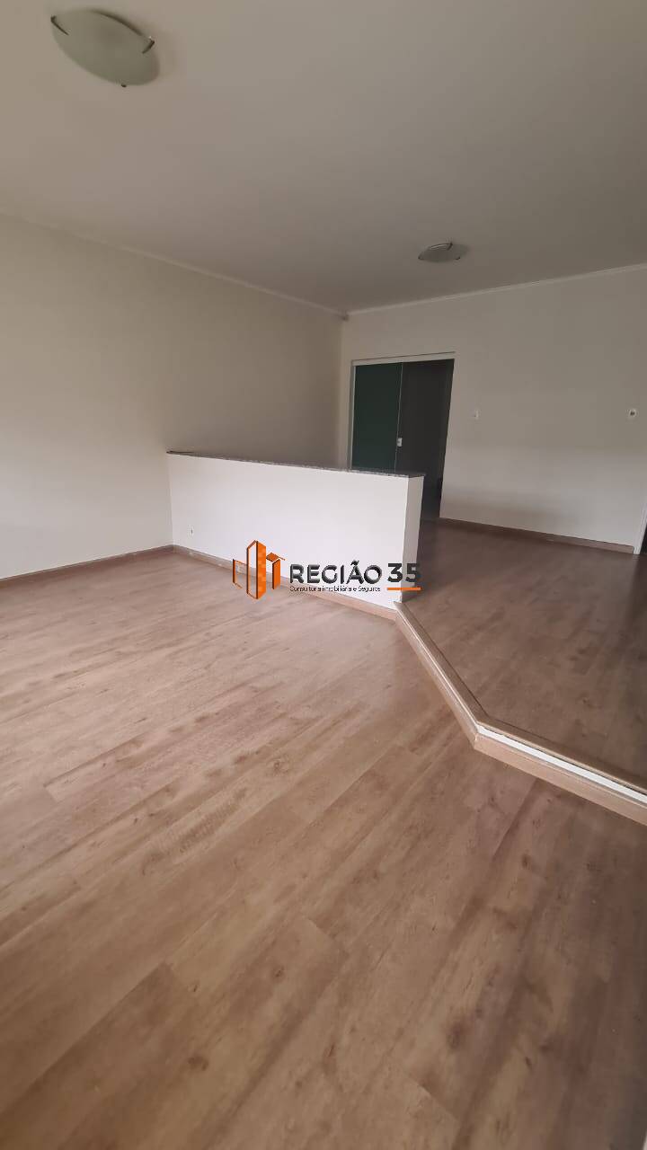 Casa à venda com 3 quartos, 200m² - Foto 6