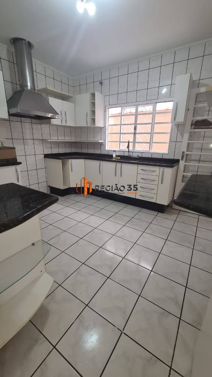 Casa à venda com 3 quartos, 200m² - Foto 10