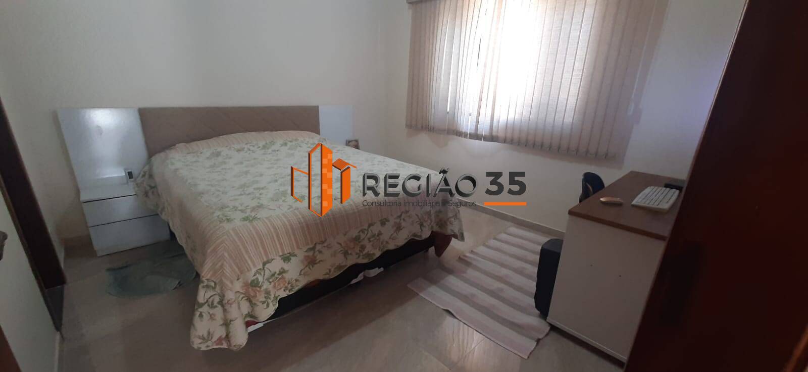 Casa à venda com 5 quartos, 210m² - Foto 15