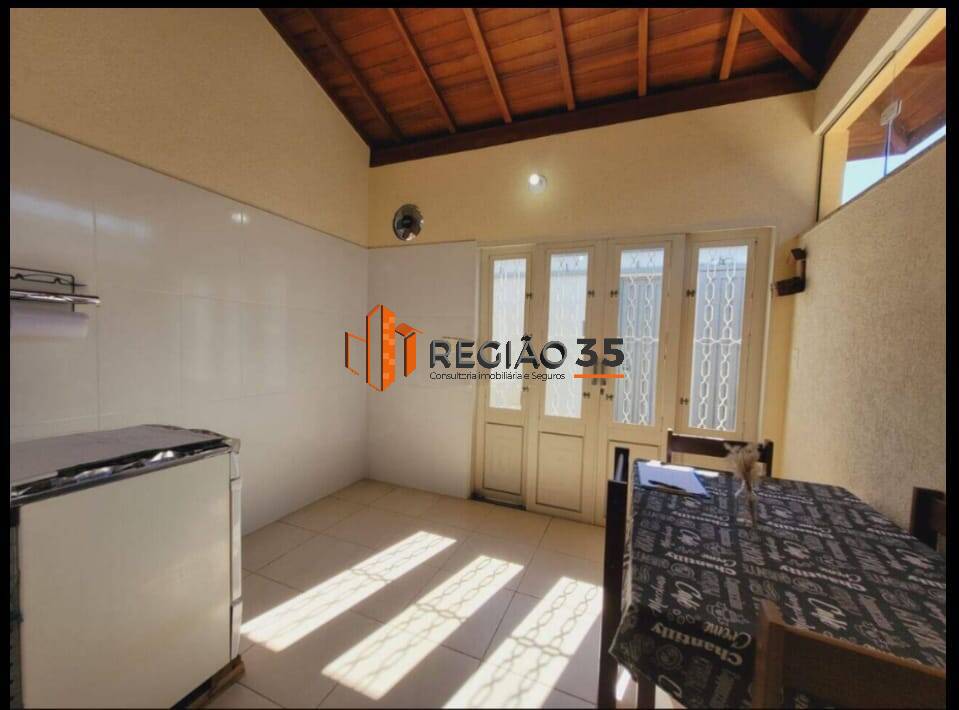 Casa à venda com 2 quartos, 90m² - Foto 13