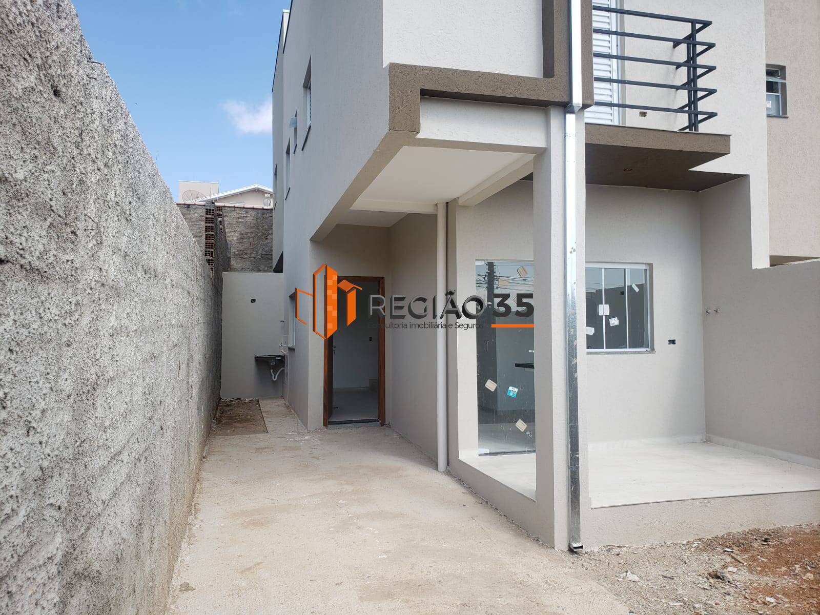 Casa à venda com 3 quartos, 84m² - Foto 3