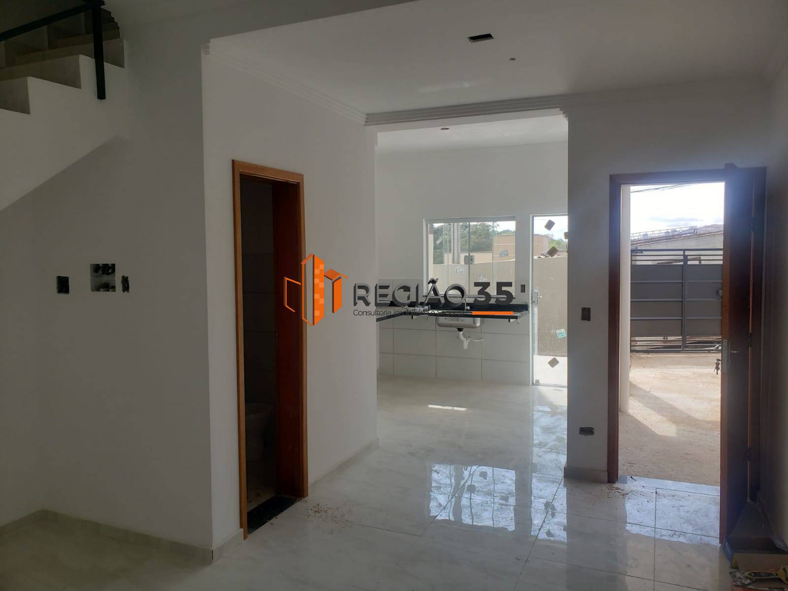 Casa à venda com 3 quartos, 84m² - Foto 10