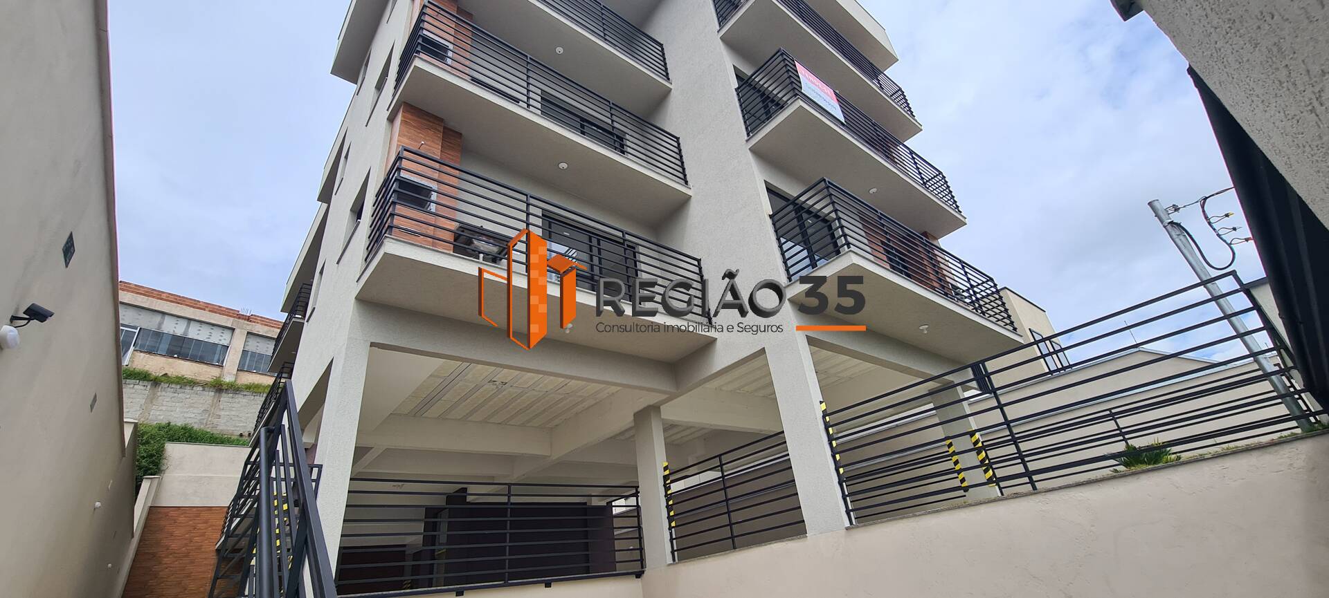 Apartamento à venda com 2 quartos, 60m² - Foto 2