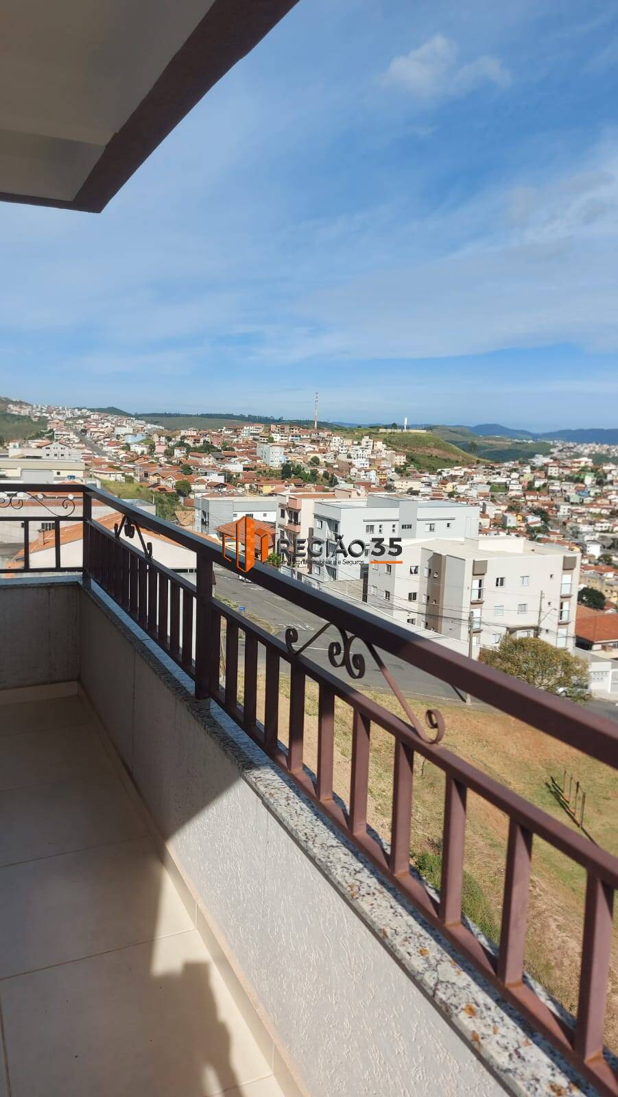 Apartamento à venda com 3 quartos, 86m² - Foto 2