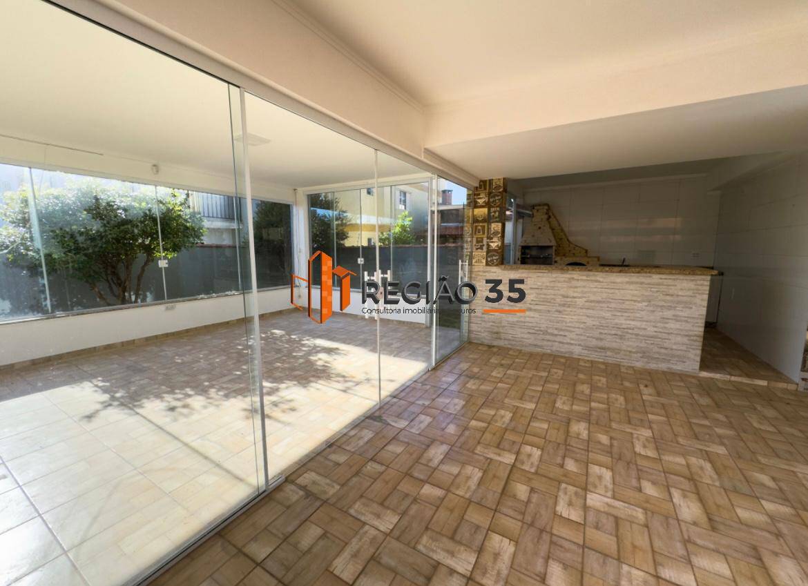 Casa à venda com 3 quartos, 243m² - Foto 6