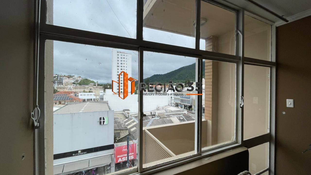 Apartamento à venda com 3 quartos, 117m² - Foto 2